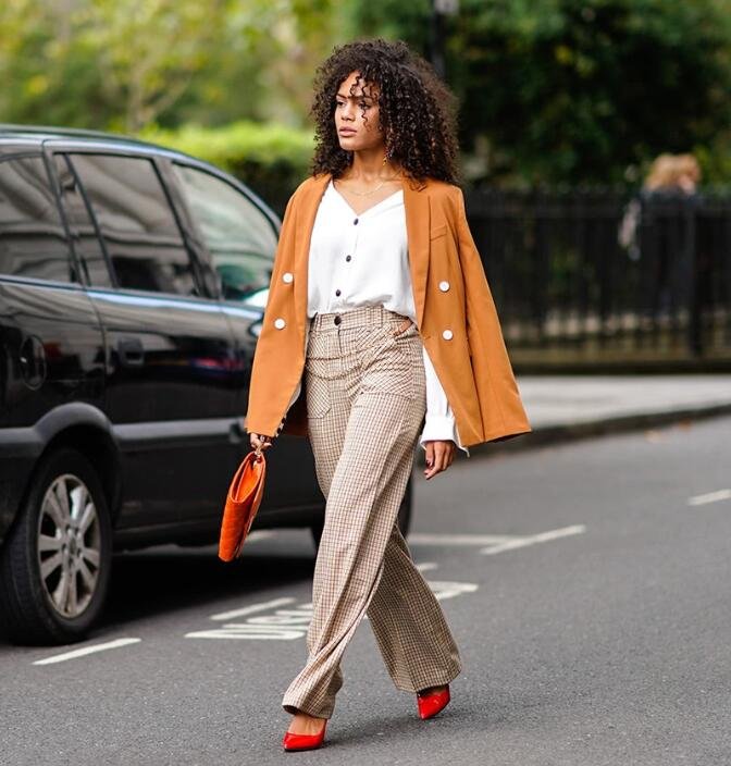 how to wear yoga pants to work